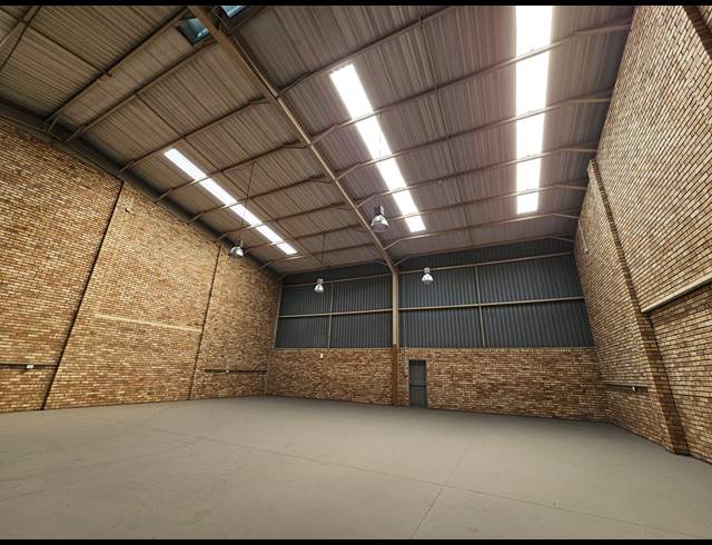 410M² WAREHOUSE TO LET IN LINBRO PARK